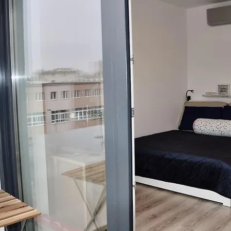 New In - Free Parking Apartmán